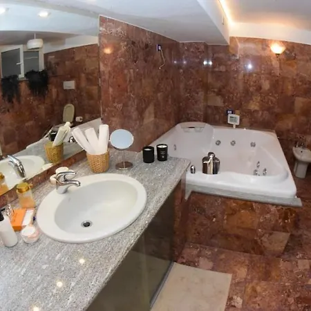 Luxury Loft With Sauna & Jacuzzi Διαμέρισμα