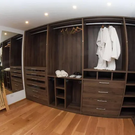 Luxury Loft With Sauna & Jacuzzi 公寓 *