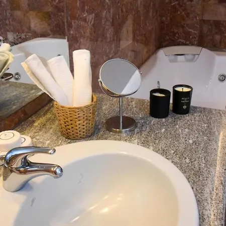 Luxury Loft With Sauna & Jacuzzi アパート *